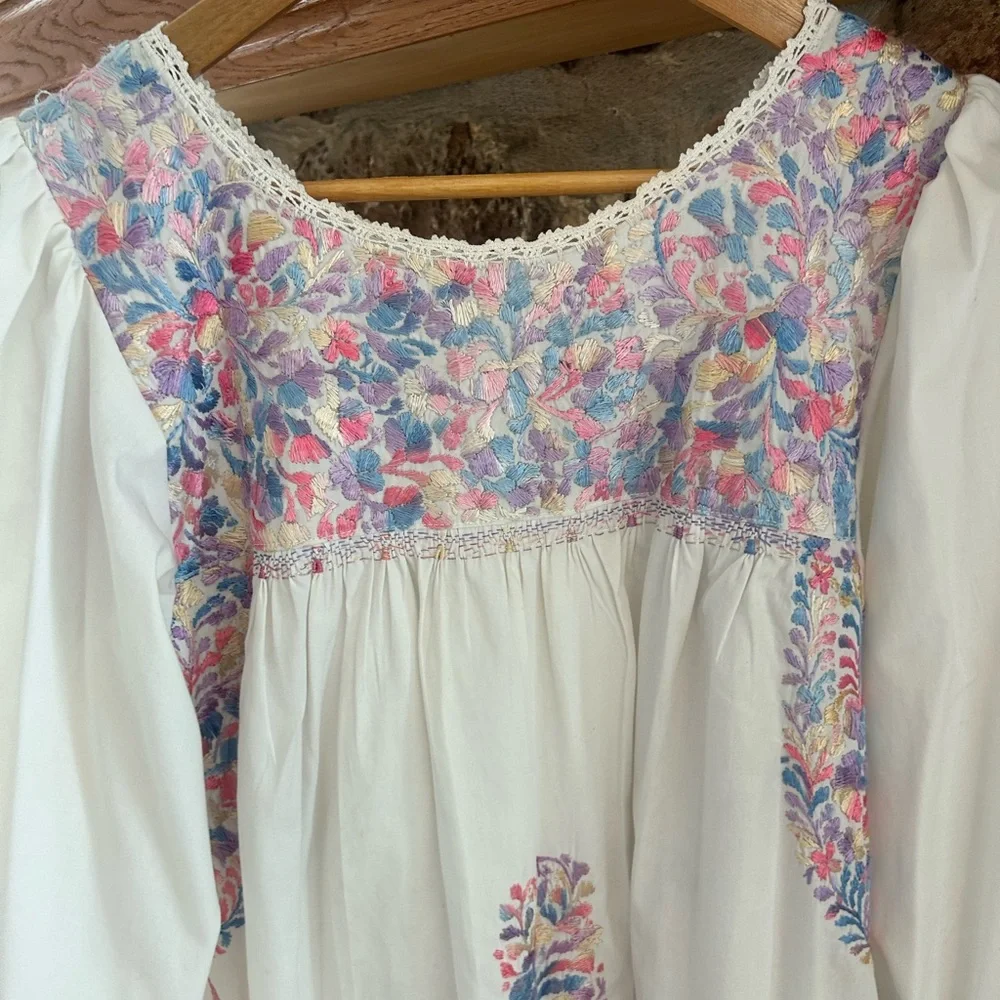 Mi Golondrina White Dress with Multicolor Embroidery EUC - Picture 2 of 2